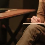 what does a screenwriter do